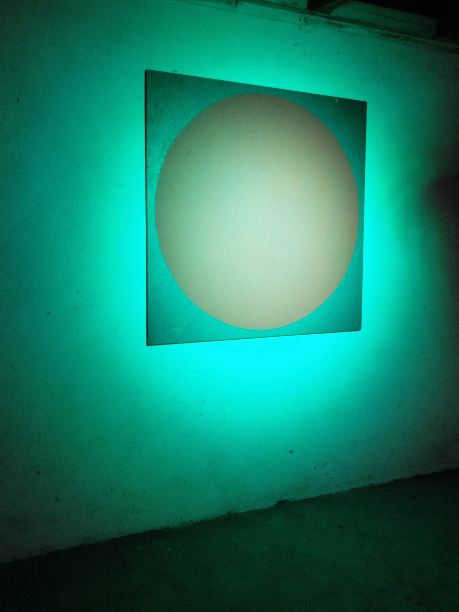Clava Art Neon Grey
